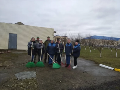 Дружная команда нашего завода на  республиканском субботнике!