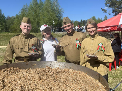 ОАО "Могилевский мясокомбинат" на торжественном мероприятии у памятника капитану Г.К.Владимирову.